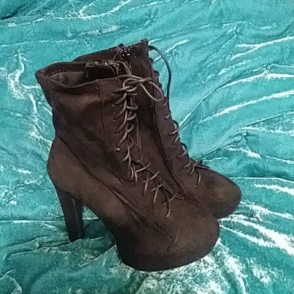 Boot - Picture 2 of 3